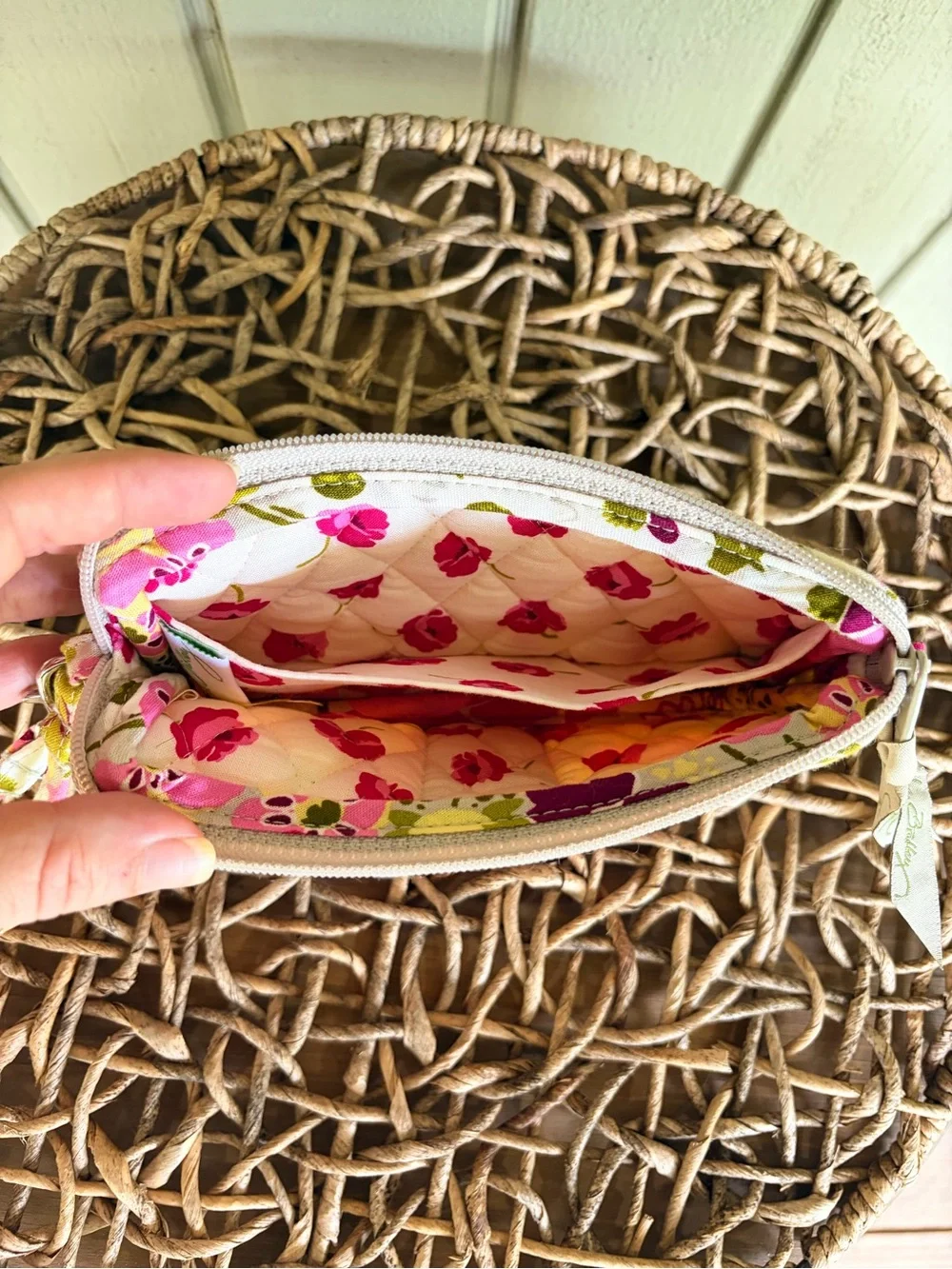 NWOT Vera Bradley Make Me Blush Zip Around Wristlet Wallet Retired
